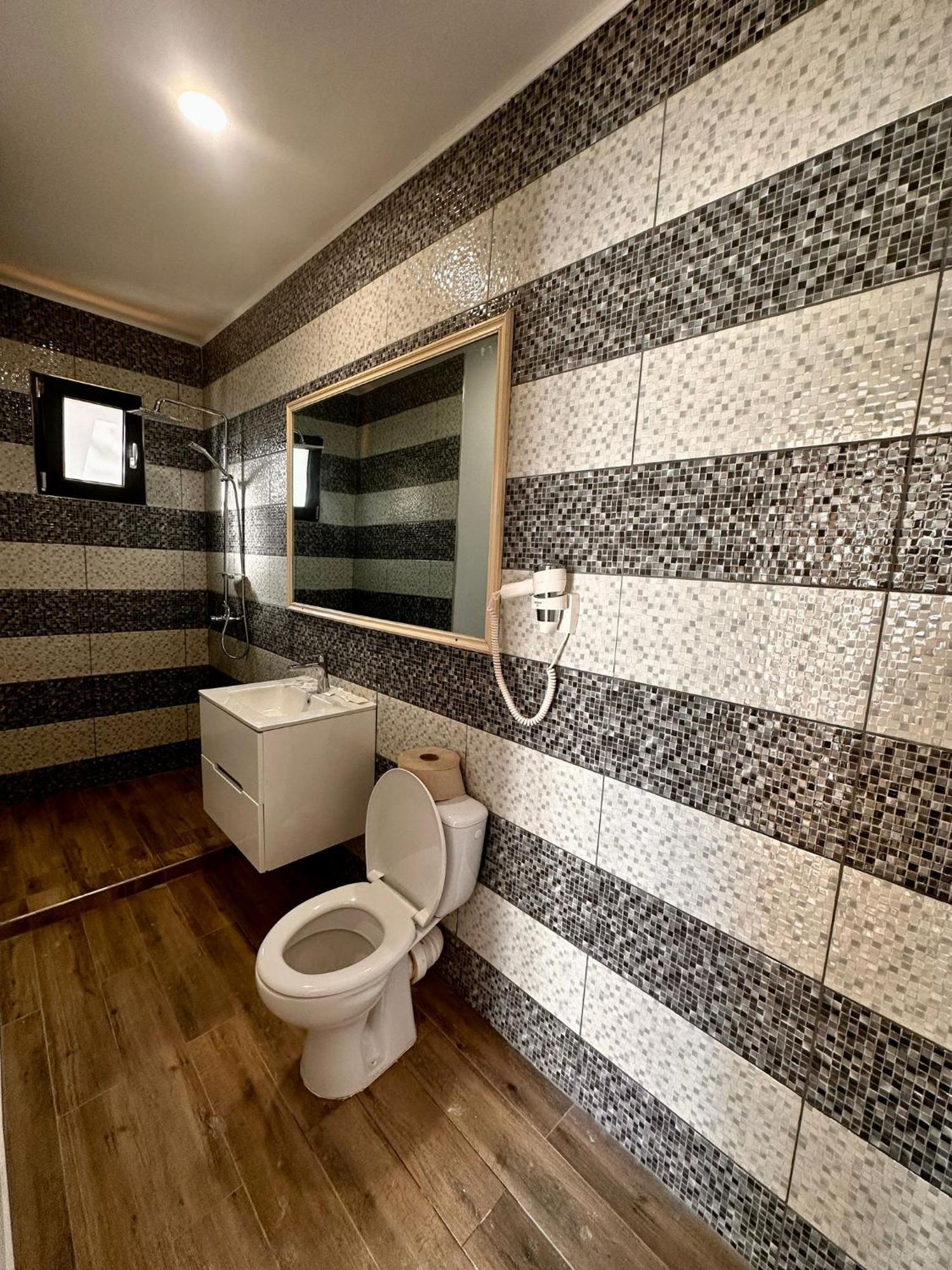Complex Popas Pacurari Hotel ยาช ภายนอก รูปภาพ