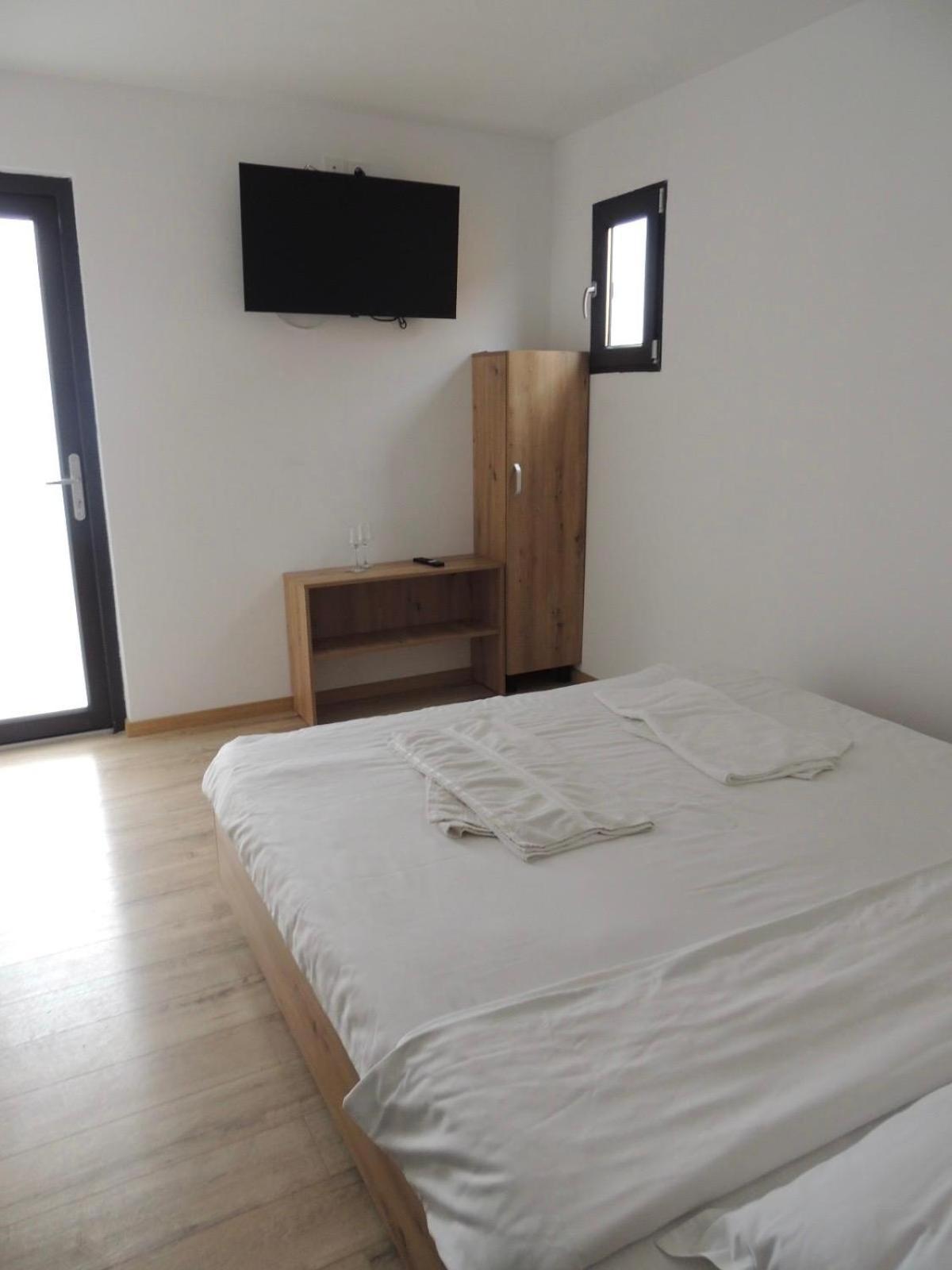Complex Popas Pacurari Hotel ยาช ภายนอก รูปภาพ
